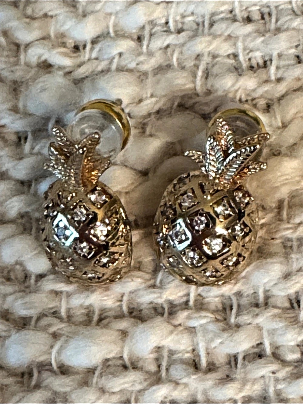 Pineapple Drop Earrings in Gold Like New